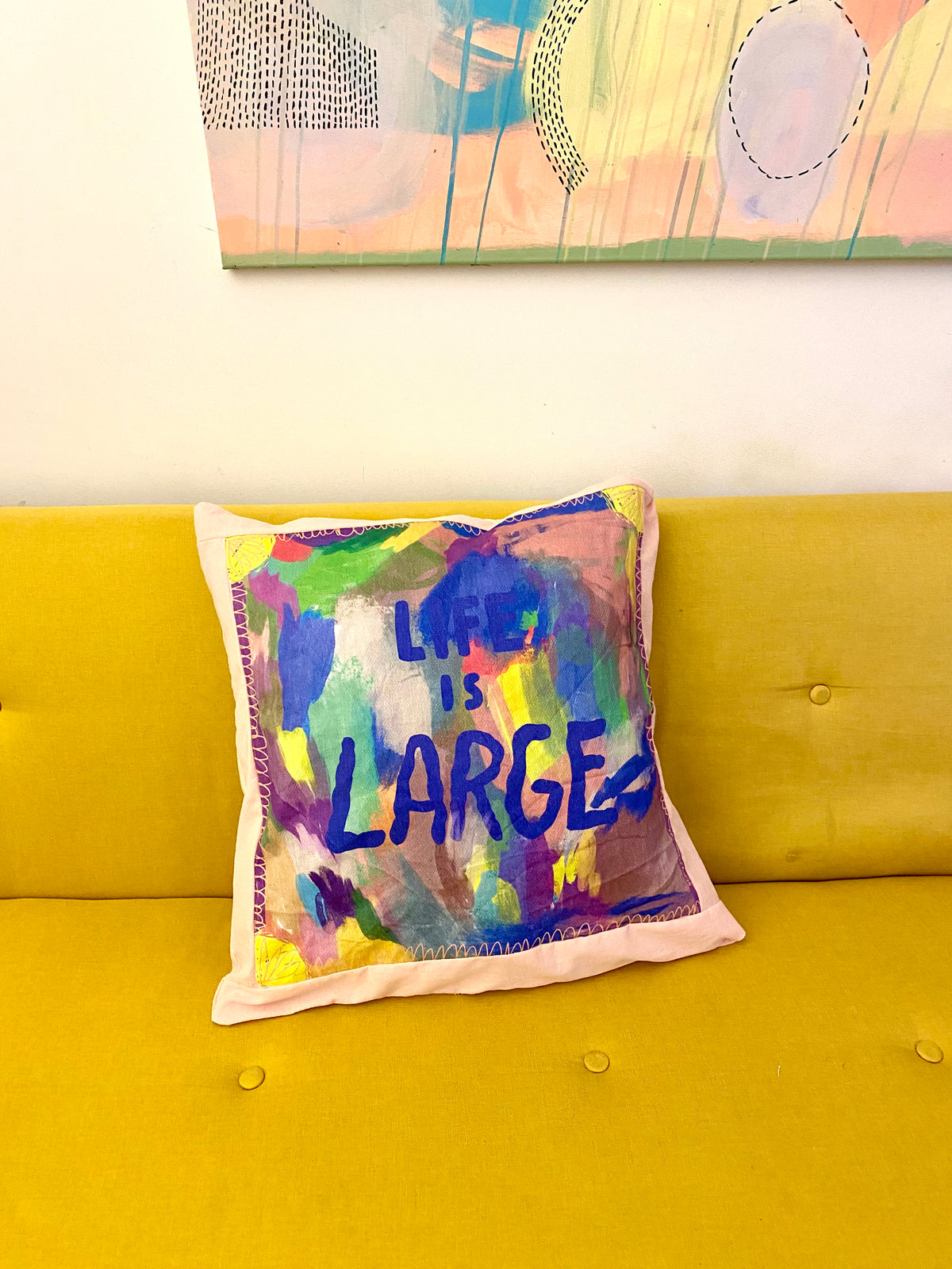 LIFE IS LARGE – 45 x 45 cm – Kissenbezug